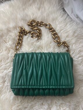 Montana West Green Quilted Crossbody with Gold Chain